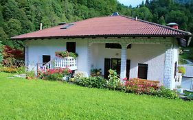 Rooms With Shared Kitchen Zver, Great For Hikers